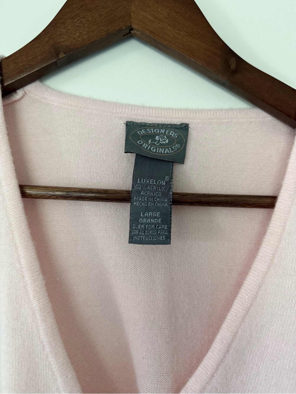 VINTAGE Designers Originals Light Pink Floral Embroidered V-Neck Cardigan - Picture 2 of 6